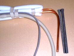 室外機接続準備6 スプリングベンダーを抜いた状態です。