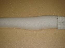 フレア接続の手順7 接続部が隠れるように断熱材をかぶせる。