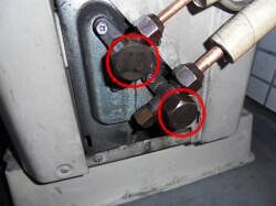 室外機バルブキャップ部分の画像です。